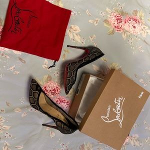 Christian Louboutin gold lace satin heels size 42